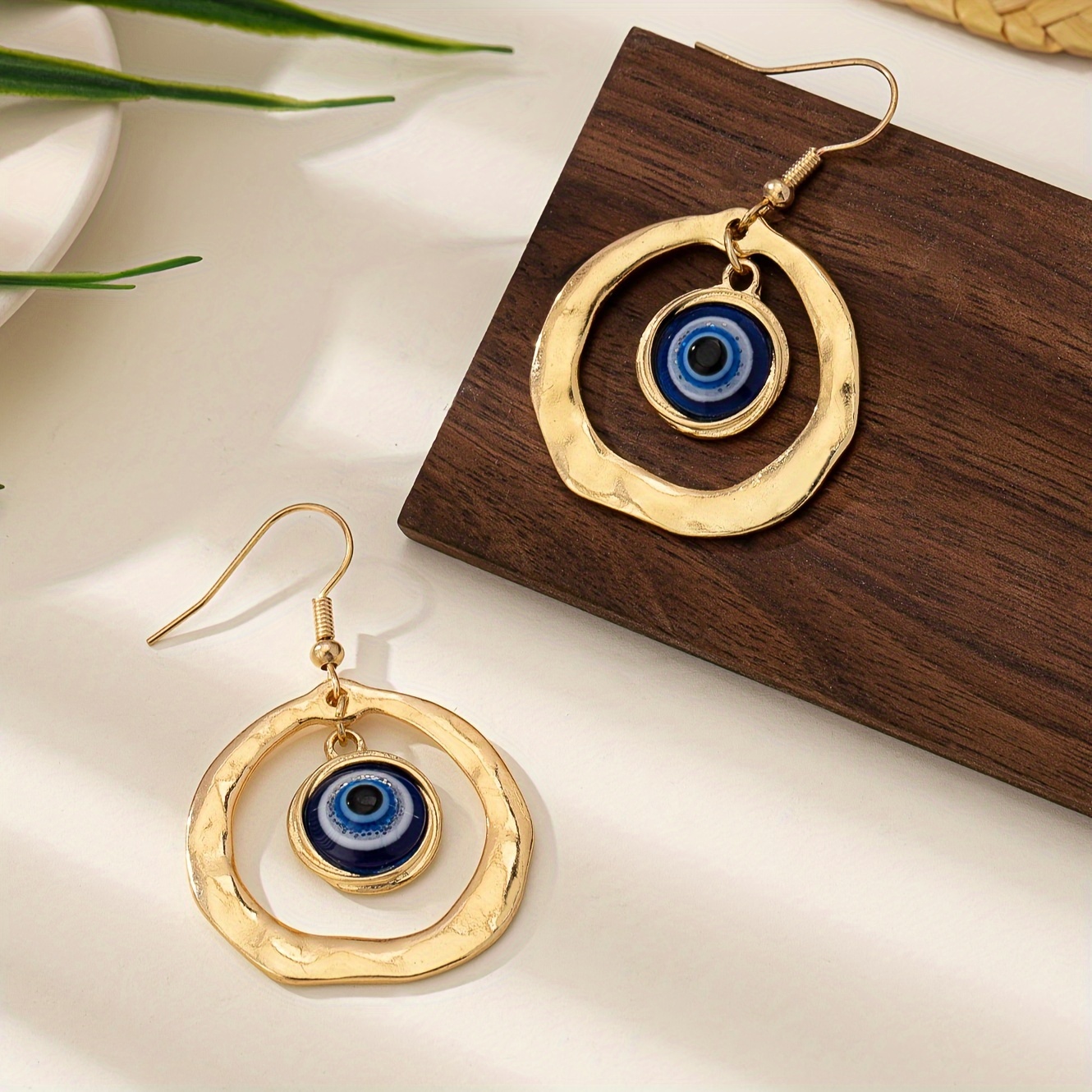 Vintage Style Dangle Earrings for Daily Wear